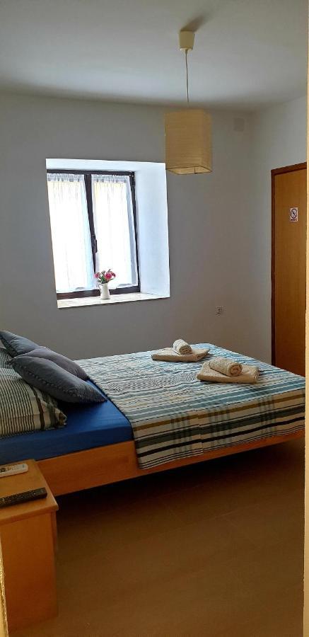 Apartments And Room Vela Senj  Esterno foto