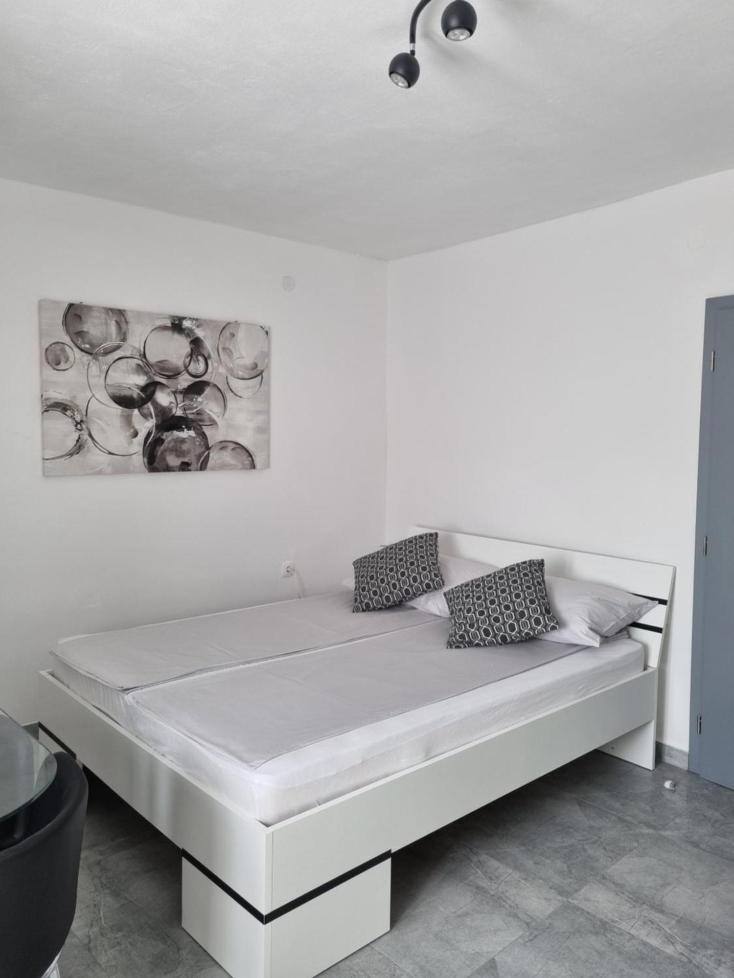 Apartments And Room Vela Senj  Esterno foto